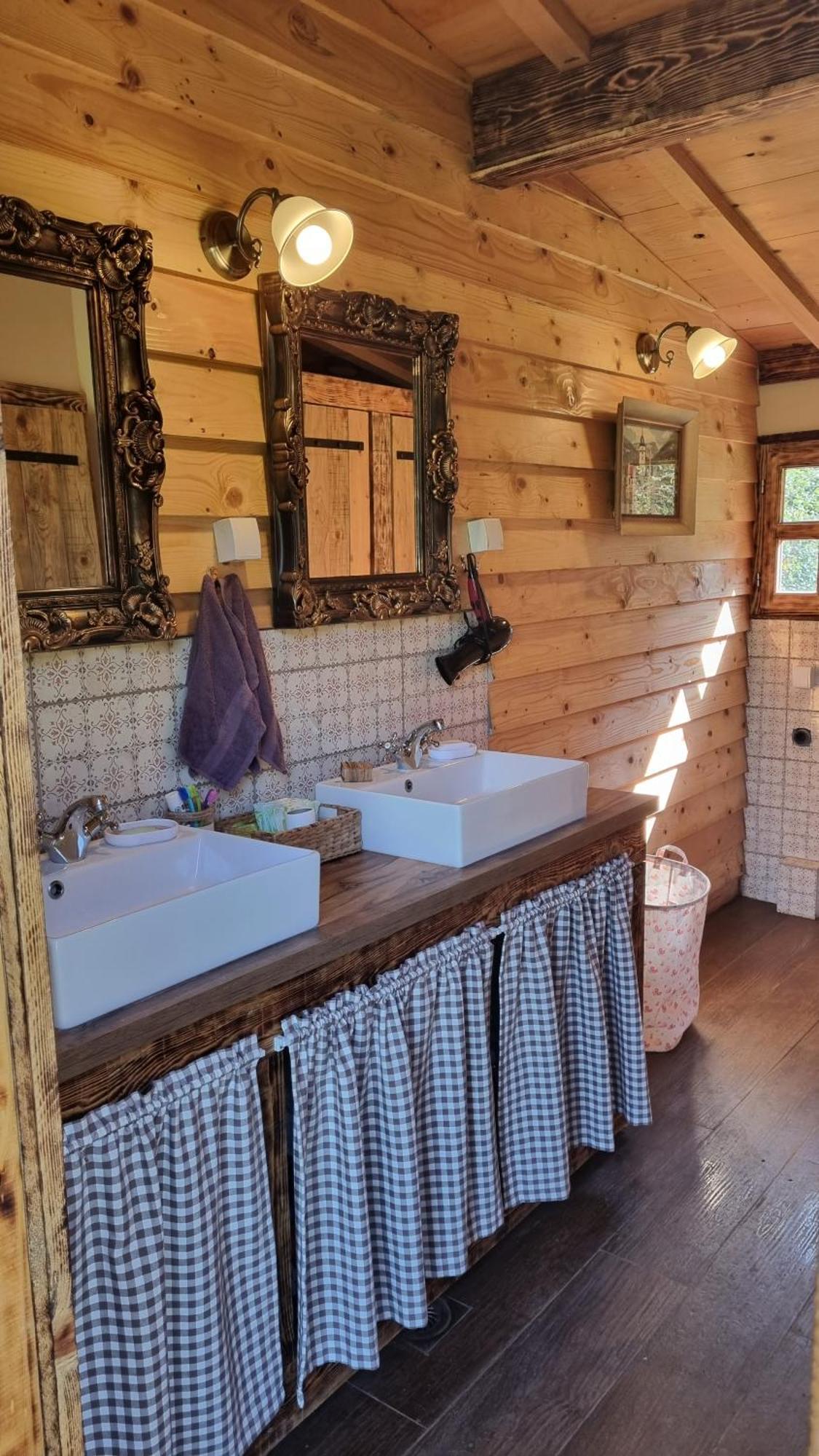 Wolf & Sheep Nature & Adventure Podgorica Bagian luar foto